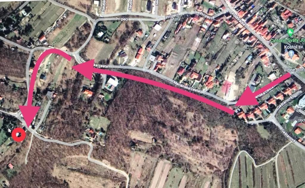 Ivi Apartamento Svätý Jur Exterior foto